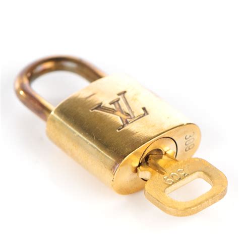 louis vuitton lock with key